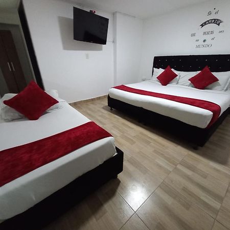 Aw Hotel American Travel Μπογκοτά Εξωτερικό φωτογραφία