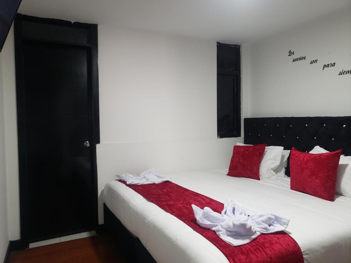 Aw Hotel American Travel Μπογκοτά Εξωτερικό φωτογραφία