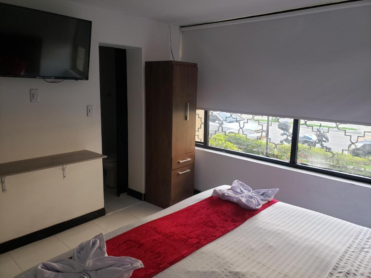 Aw Hotel American Travel Μπογκοτά Εξωτερικό φωτογραφία