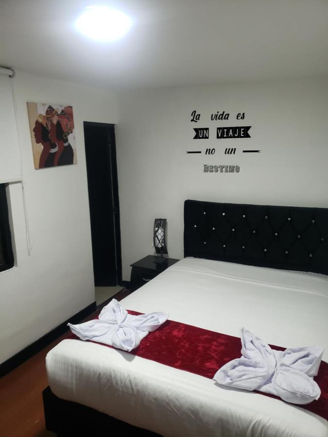 Aw Hotel American Travel Μπογκοτά Εξωτερικό φωτογραφία